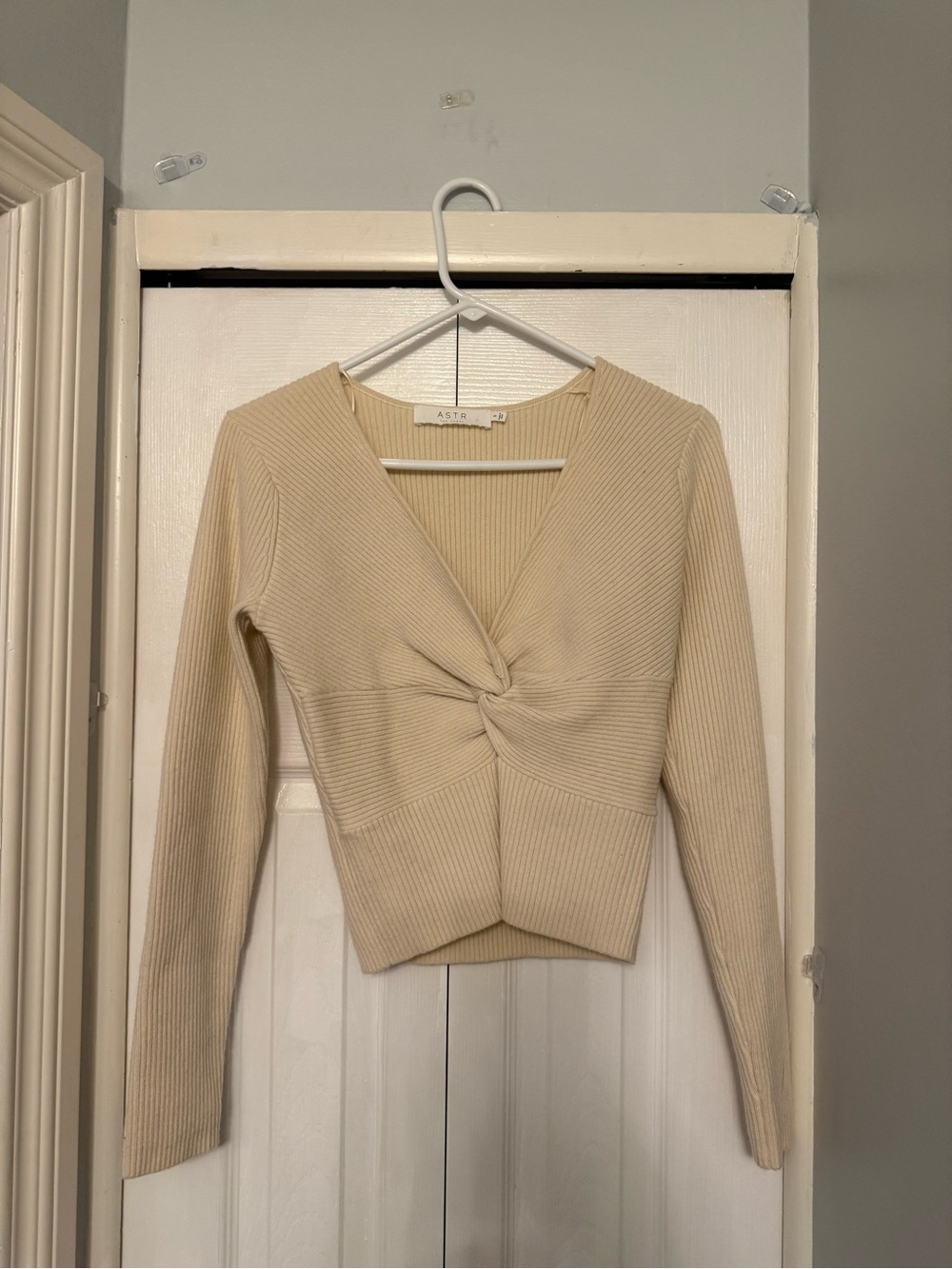 Astr Ribbed Cream V-Neck Knit crop sweater